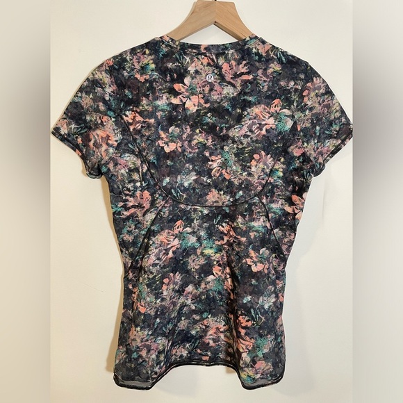 Lululemon Into the Sun Short Sleeve Dappled Daze Multi Floral Med/Lrge 8 Run EUC - Picture 6 of 10